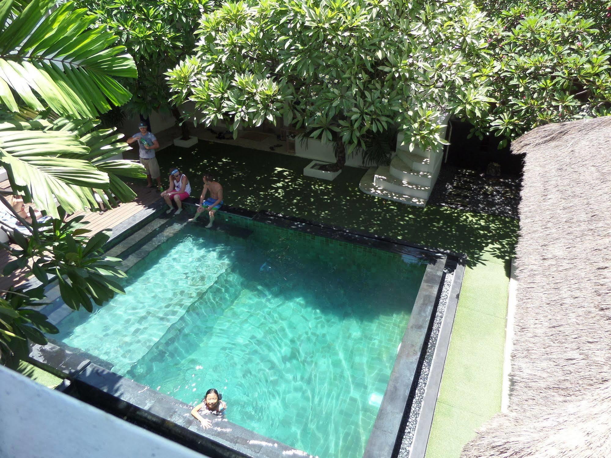 The Island Bali Hostel Seminyak Kültér fotó